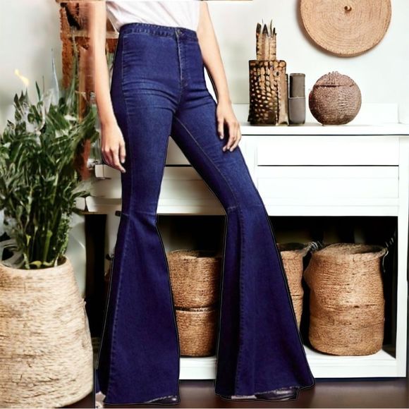 a loves a Denim - a loves a Extreme Flare High Rise Jeans Size 25
